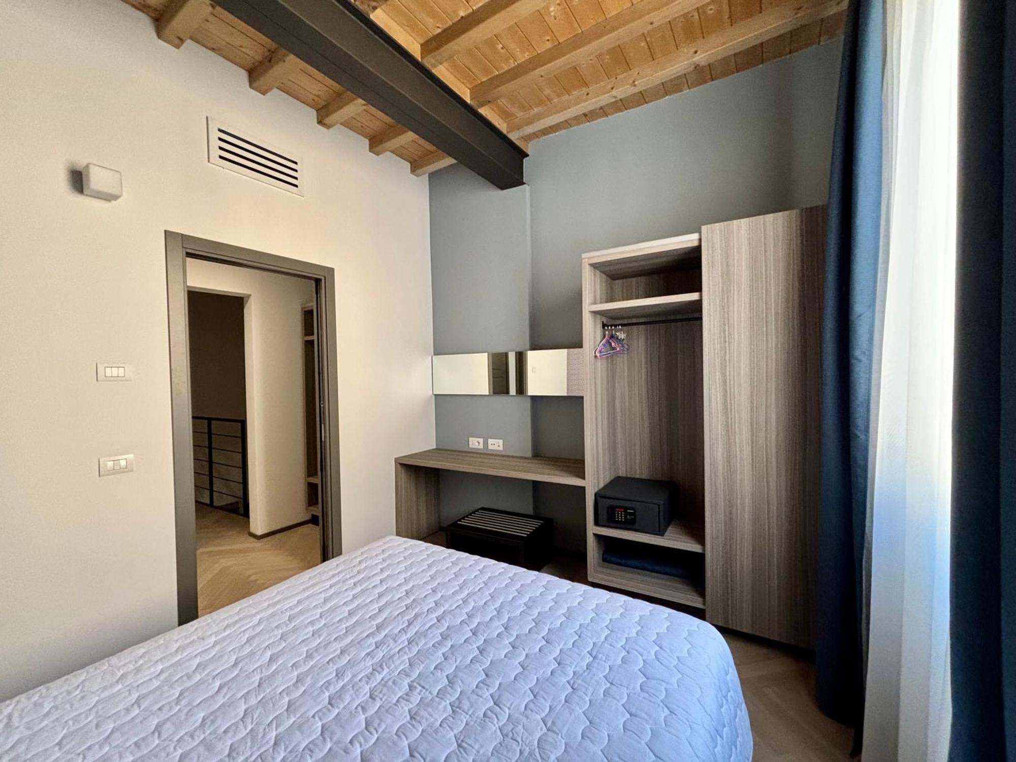 Saragozza 2 Intero In Centro Storico Wifi E Parcheggio Gratuito Apartment *